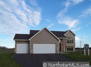 202 8th Ave, Isanti, MN 55040