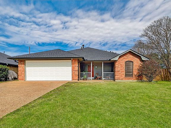 2nd image of 3712 Ravenwood Dr