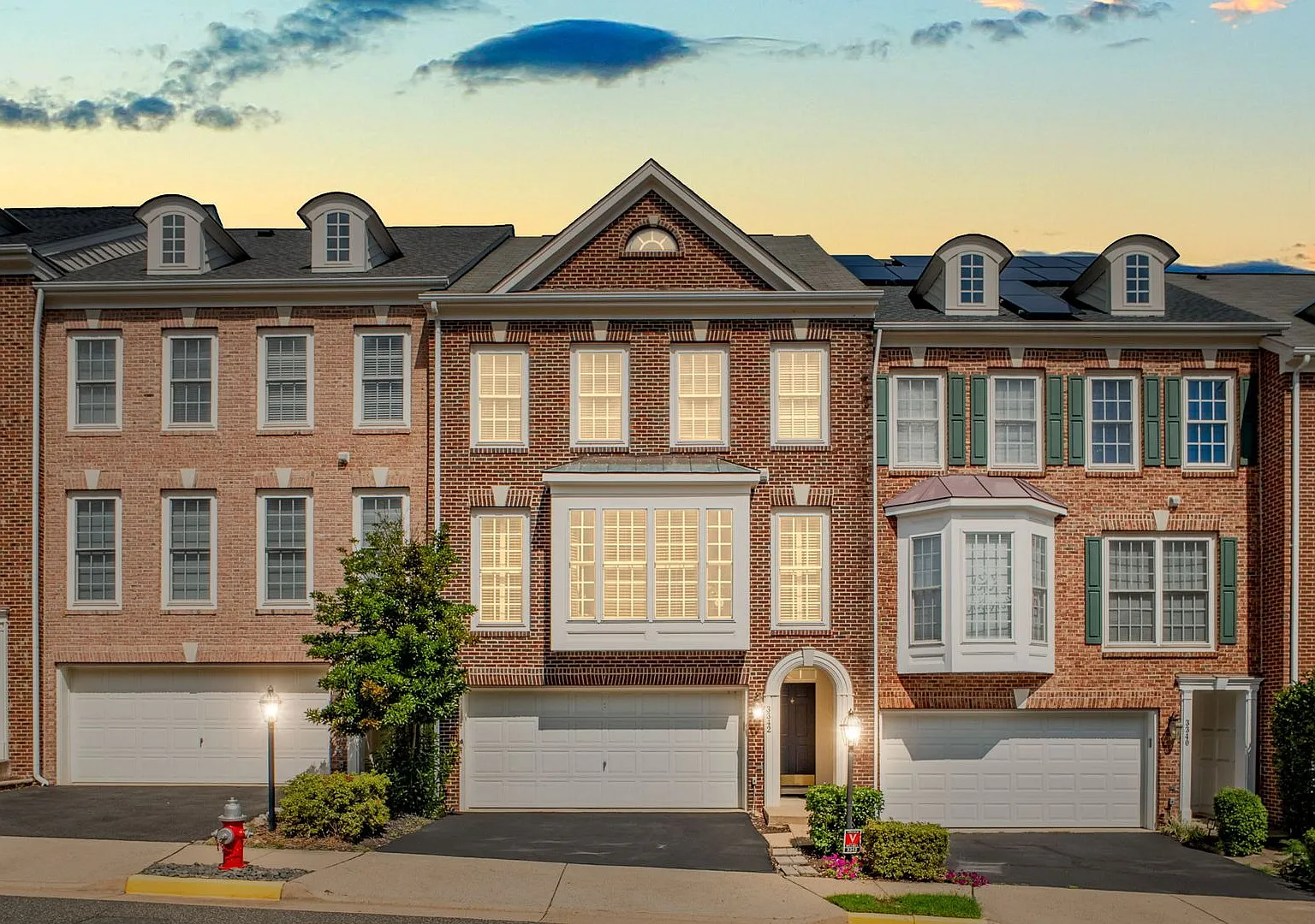 Spacious Alexandria Townhome | Near Old Town & I-495 — Photo 2