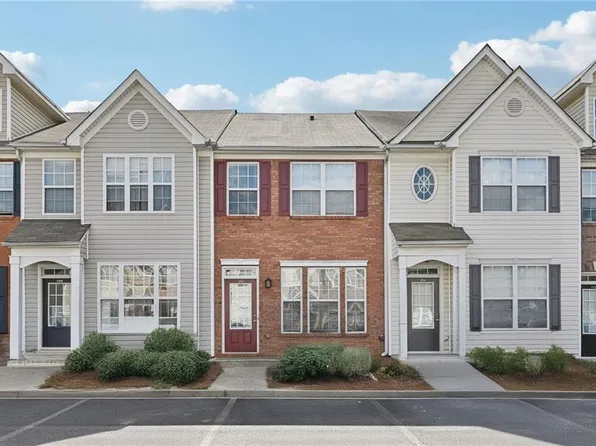 2706 Heathrow Dr, Lawrenceville, GA 30043