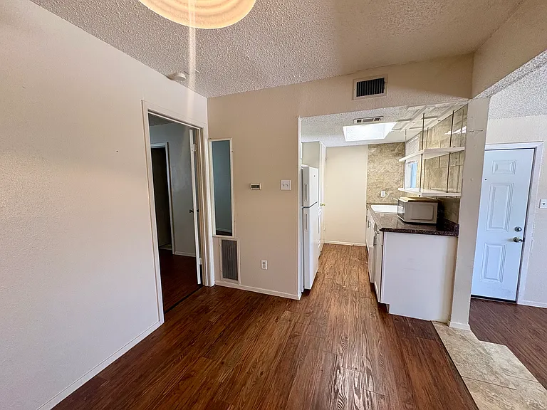3105 S 1st St #202 — Photo 6
