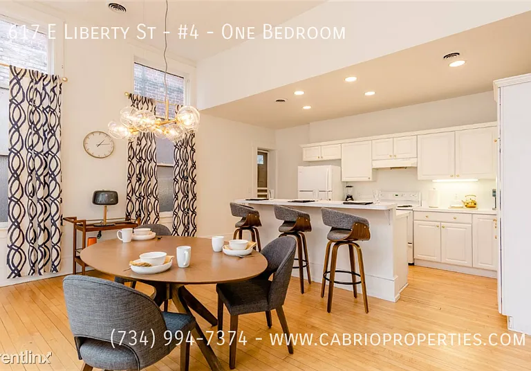 617 E Liberty St — Photo 4