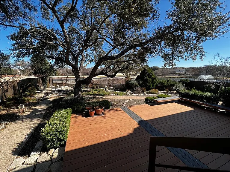 15224 Interlachen Dr — Photo 4