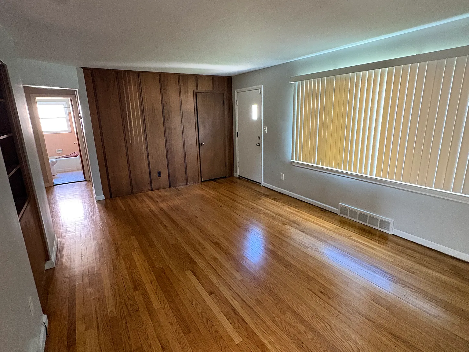 3 bed, 1367 sqft, $1,800 — Photo 4