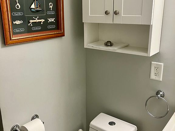 5th image of 2704 Aldrich Ave S #2