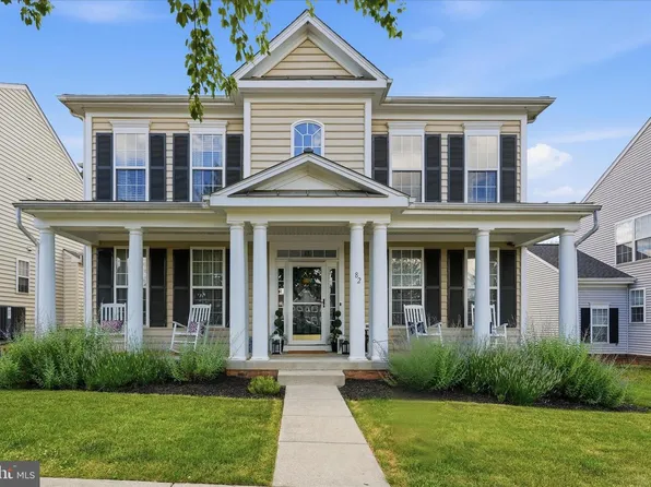 82 Braddock St, Charles Town, WV 25414