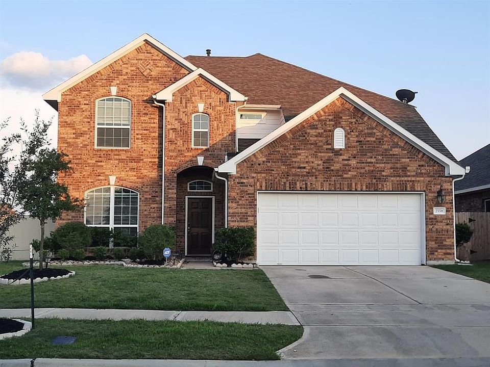 1st image of 2558 Pines Pointe Dr