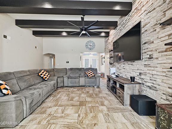 3rd image of 1024 Maximo St