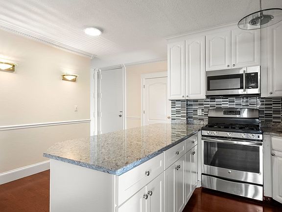 5th image of 85 E India Row APT 10G