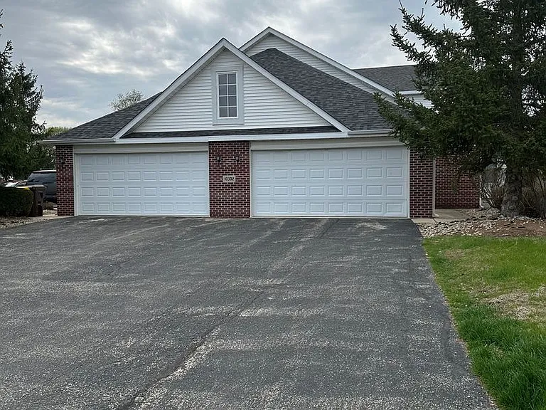 10318 Metalmark Ln — Photo 1