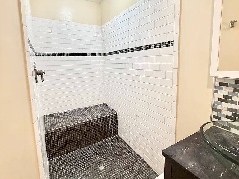 75 Whitney Ave #4C — Photo 7