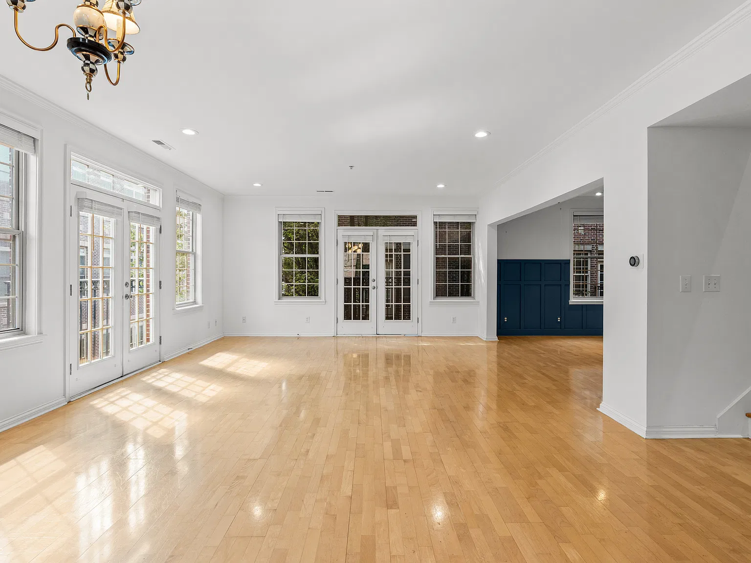 2 bed, 2.5 bath, 2064 sqft, $2,600 — Photo 4