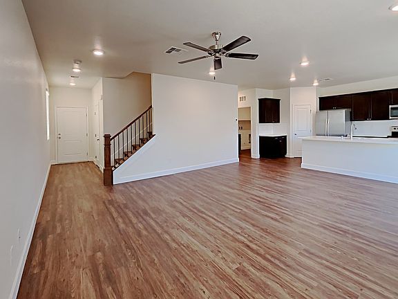 3rd image of 6055 Comida Ln