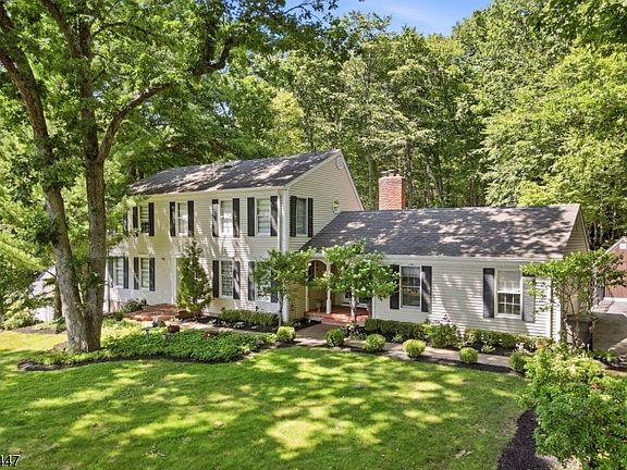 3rd image of 111 Kitchell Lake Dr