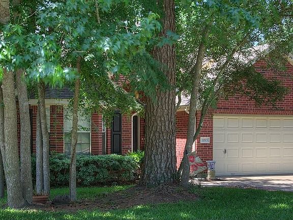 3rd image of 11815 Briarwood Ln