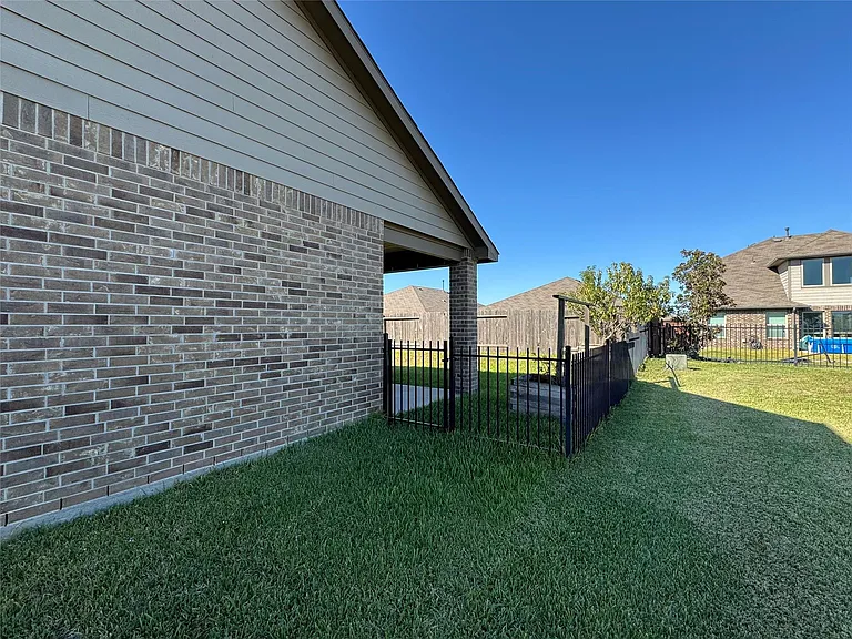 29602 Juniper Ct — Photo 35