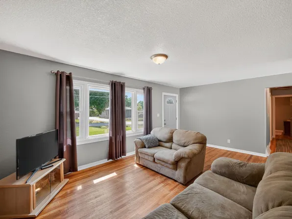 6820 NW 5th Ct, Des Moines, IA 50313