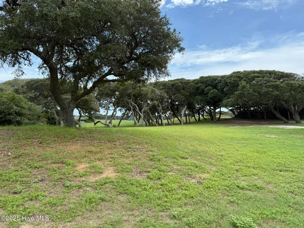 81 Yaupon Way, Oak Island, NC 28465