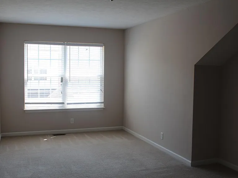 922 Wolves Den Pl — Photo 7