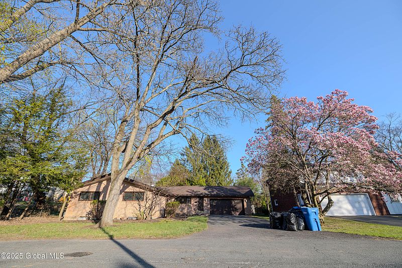 3rd image of 16 Prospect Terrace