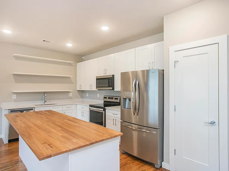 3637 Hydes Ferry Rd — Photo 3