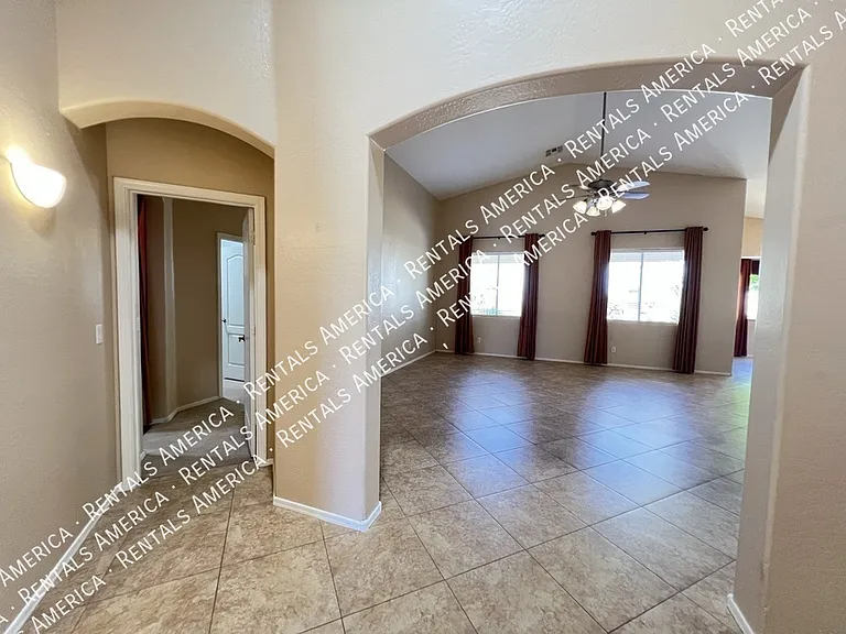 1536 E Fontana Dr — Photo 14