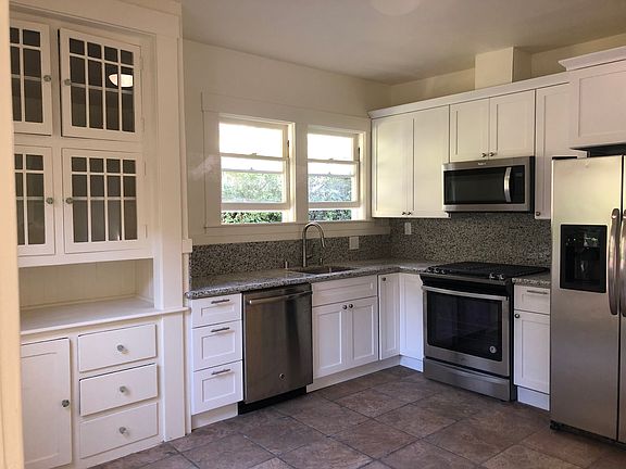 3rd image of 155 Woodward Ave