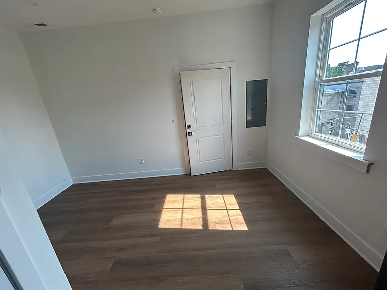 1300 Gough St #3 — Photo 3