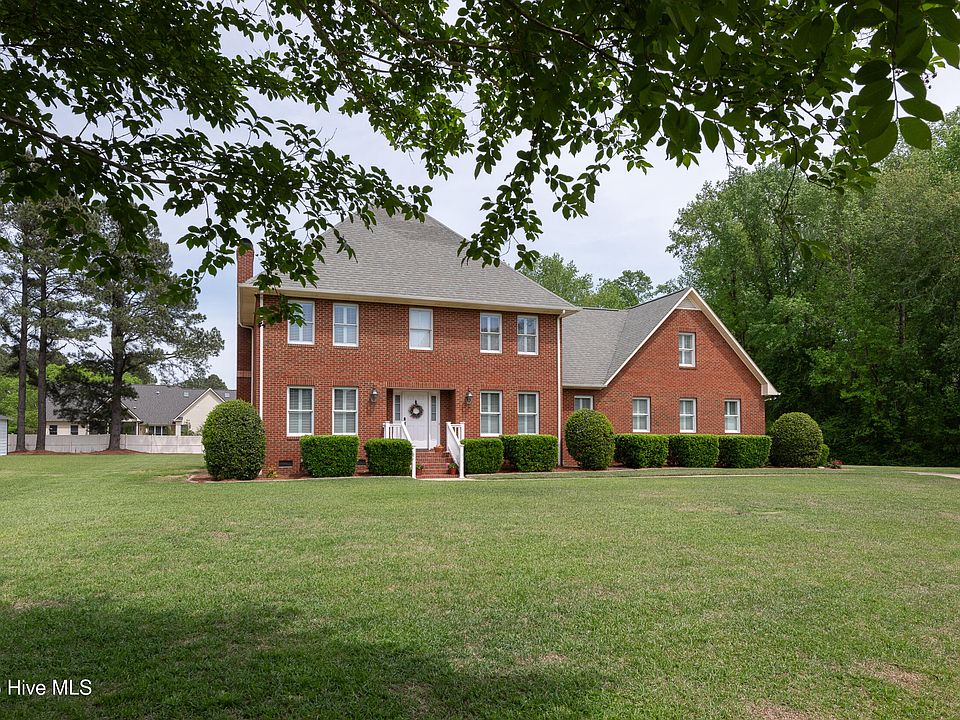 1st image of 210 Castle Way
