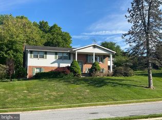 2950 Lehigh Rd, York, PA 17402