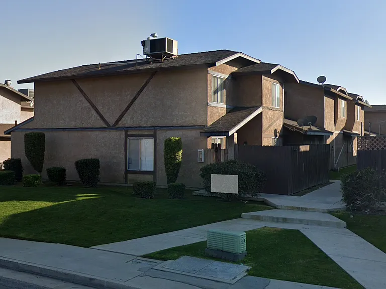 7913 S Laurelglen Blvd #D — Photo 12