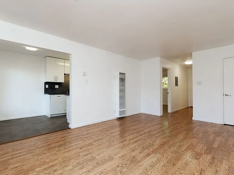 370 Staten Avenue — Photo 20