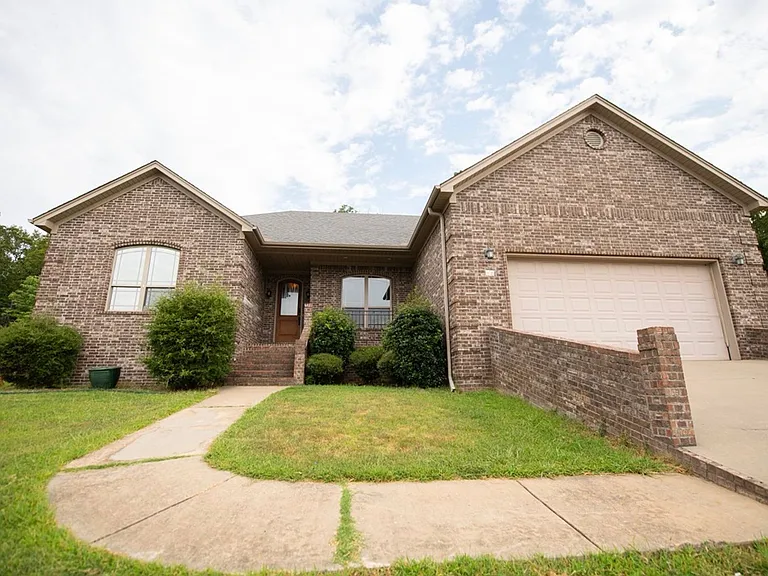 18 Cains Cv — Photo 1