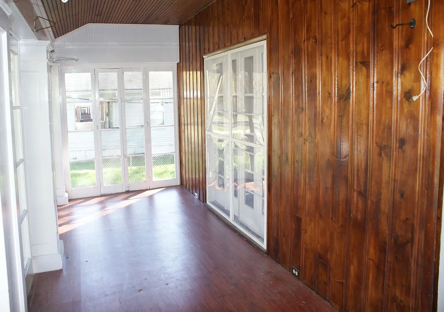 Price Reduction 3 bedroom 2 bath Historic Home in Jennings — Photo 3