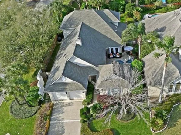 101 Las Brisas St, Kemah, TX 77565