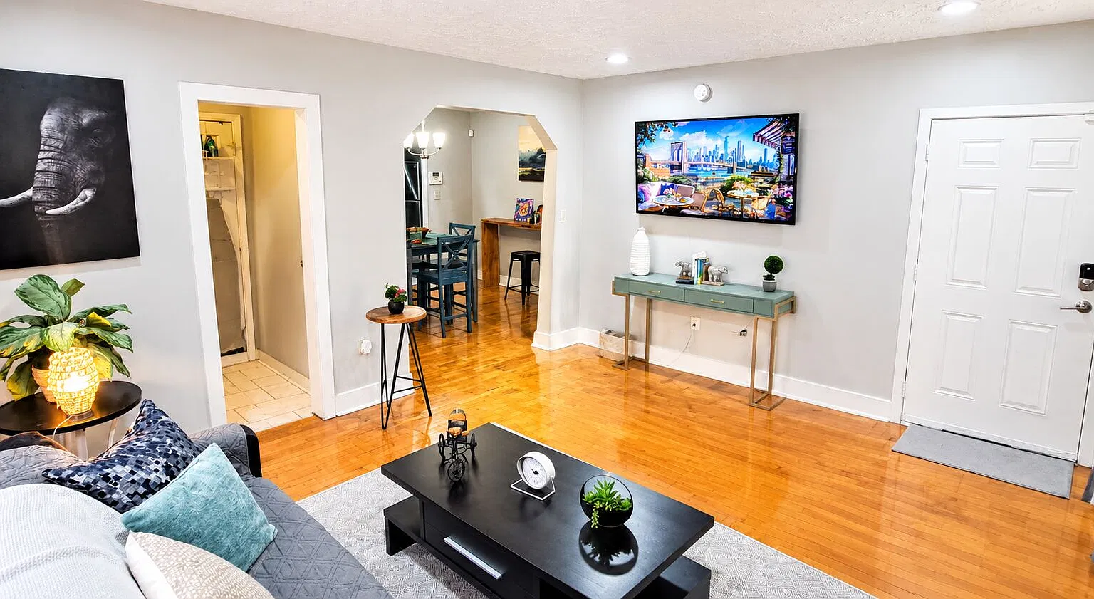 1 bed, 1.0 bath, 900 sqft, $1,595 — Photo 2