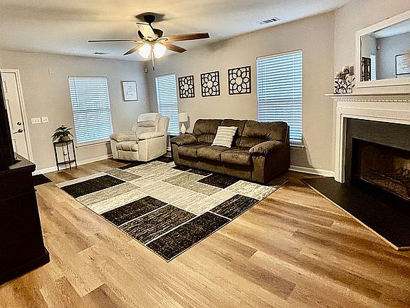 5th image of 107 Holly Ridge Dr