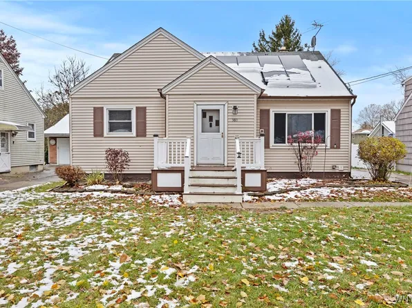 380 Roncroff Dr, North Tonawanda, NY 14120