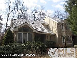 1061 Crestwood