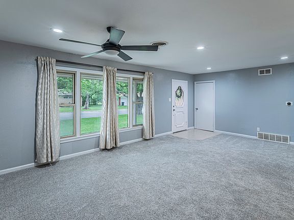 5th image of 3721 Ruth Rd