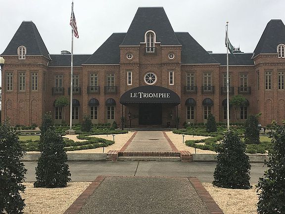 2nd image of 306 Shinnecock Hills Dr