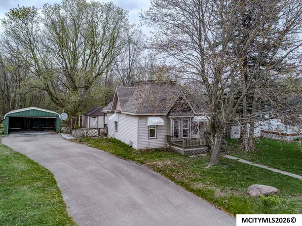516 4th St NE, Mason City, IA 50401