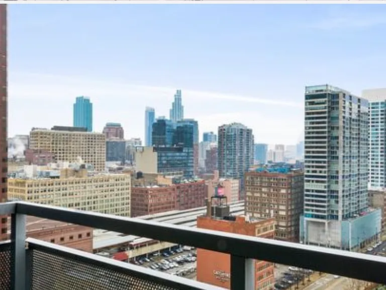 235 W Van Buren St #1408 — Photo 12