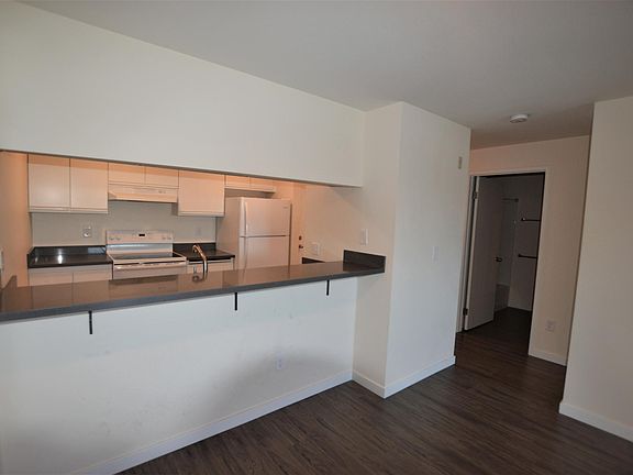 3rd image of 12250 Greenwood Ave N APT 216