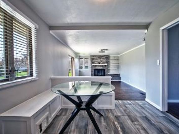 3rd image of 55932 Riverdale Dr