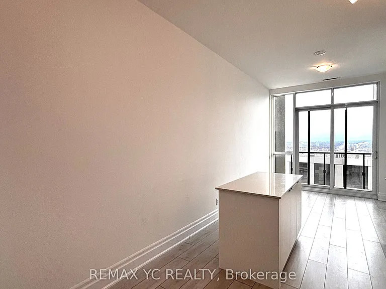 30 Elm Dr W #Penthouse 06 — Photo 1