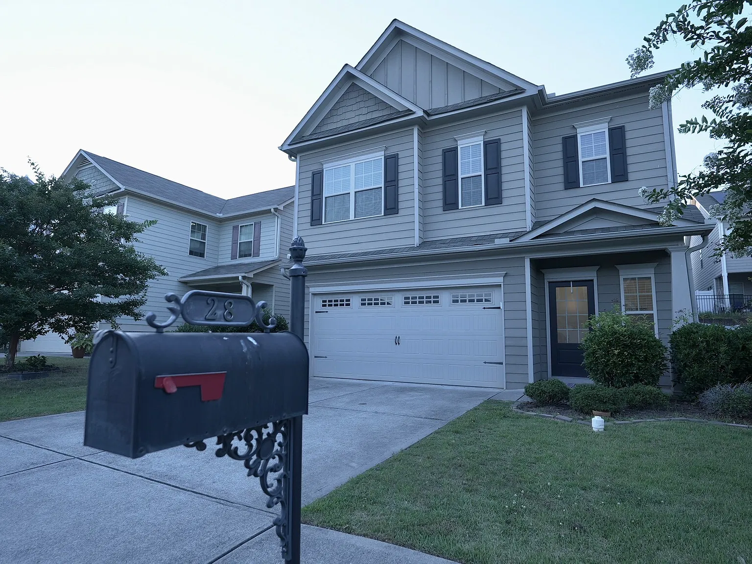 4 bed, 2.5 bath, 1954 sqft, $1,900 — Photo 3