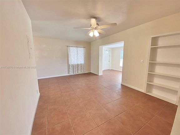 3rd image of 11 SE 13th Ave #11