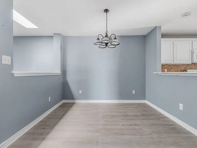 805 N Main St #104 — Photo 36
