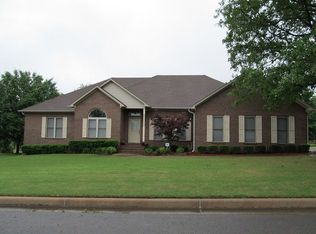 1106 McKenzie Dr, Russellville, AR 72802
